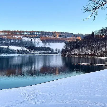 別荘 Charmantes Haus Am Hennesee